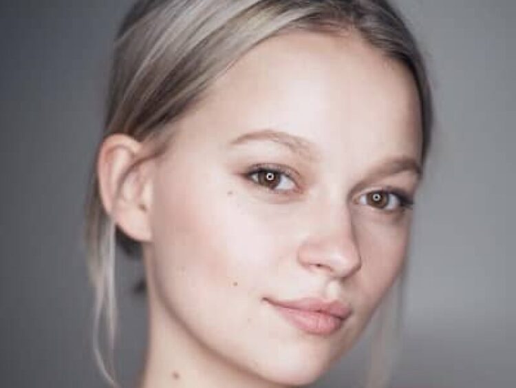 ellie duckles feet 6