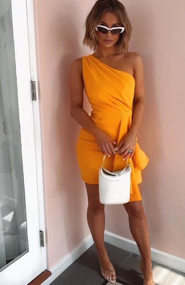 ellie gonsalves feet 6