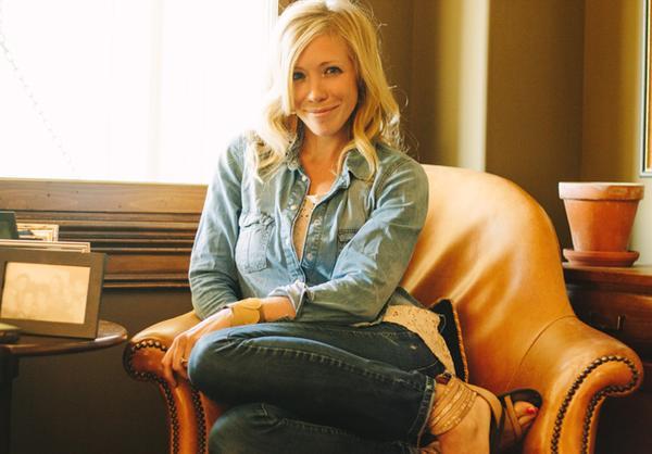 ellie holcomb feet 5