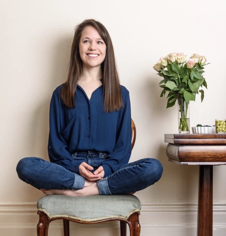 ellie paskell feet 3