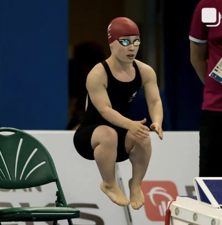 ellie robinson feet 3