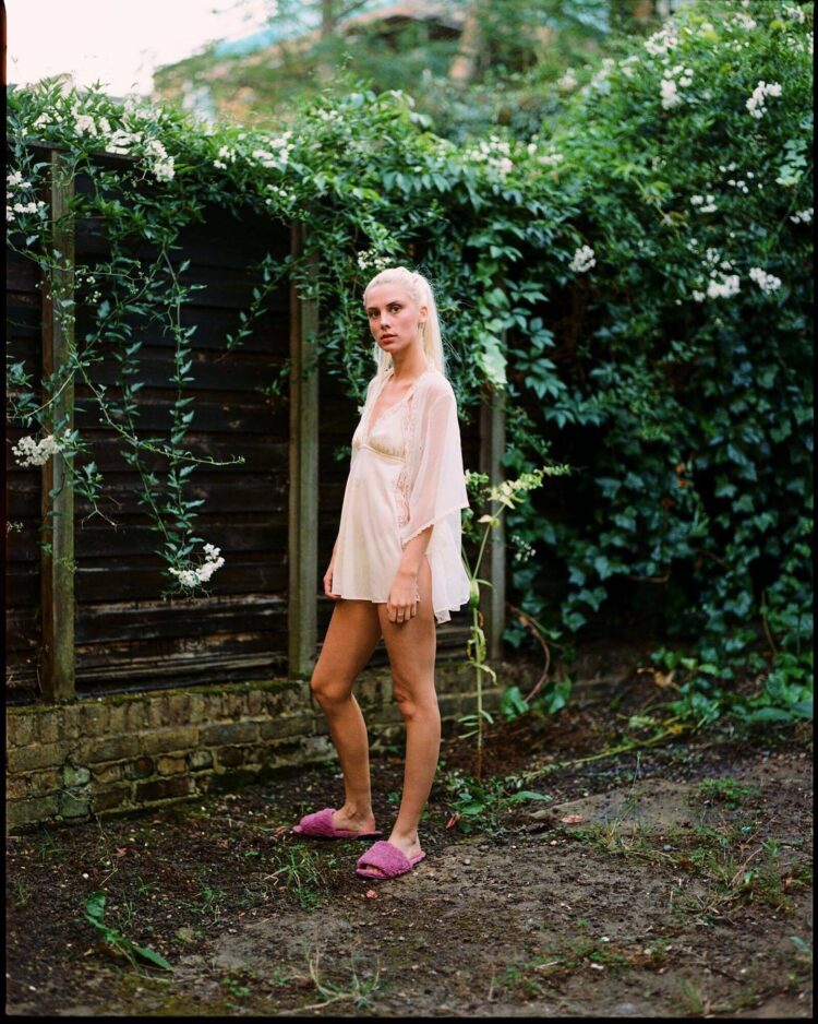 ellie rowsell feet 1