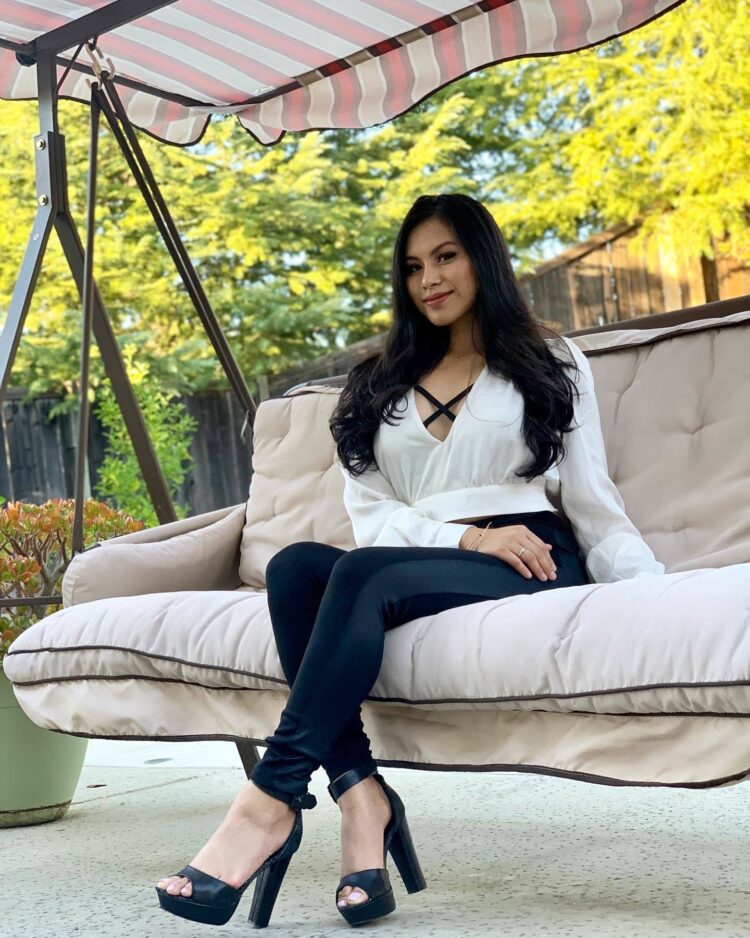 ellona santiago feet 3