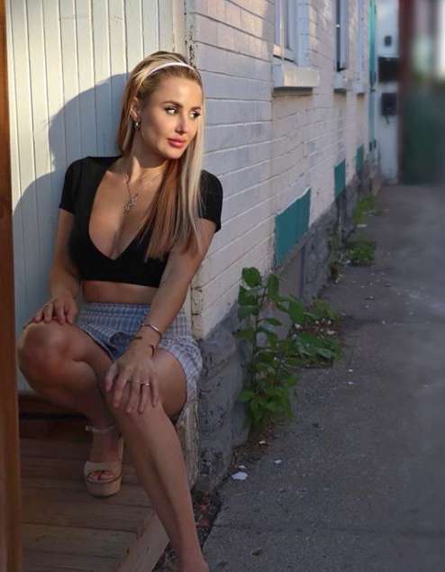 elodie routhier feet 1