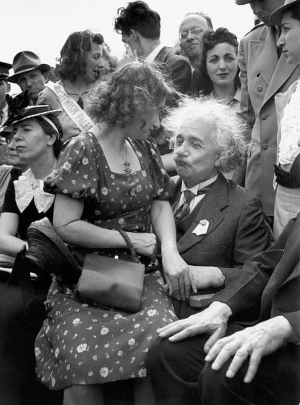 elsa einstein feet 1