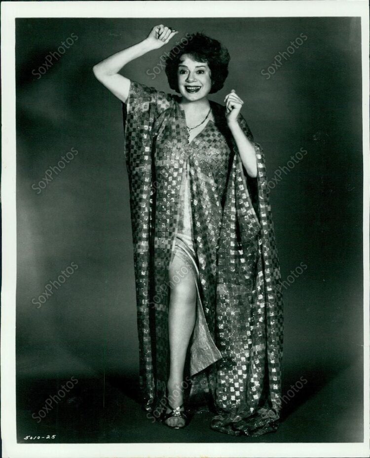 elsa lanchester feet 2