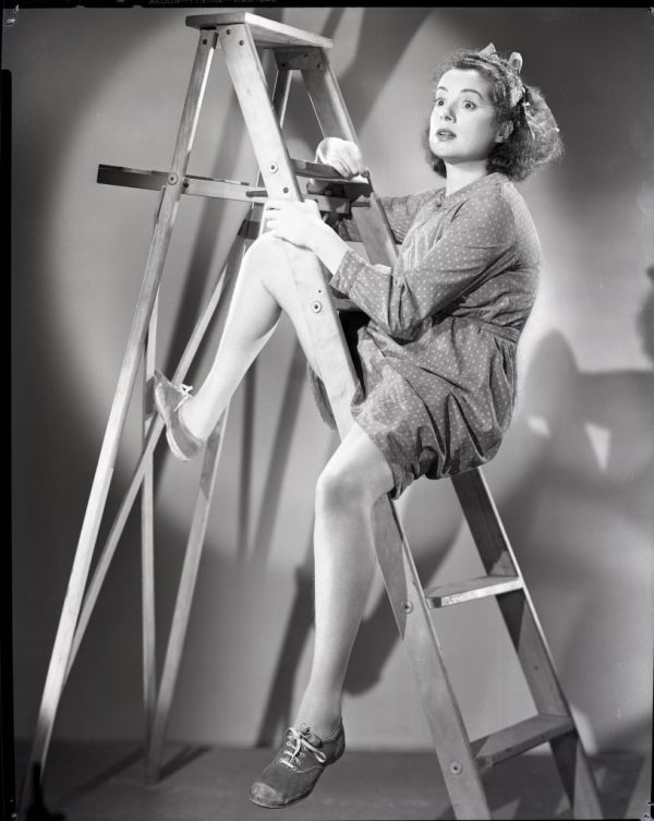 elsa lanchester feet 4