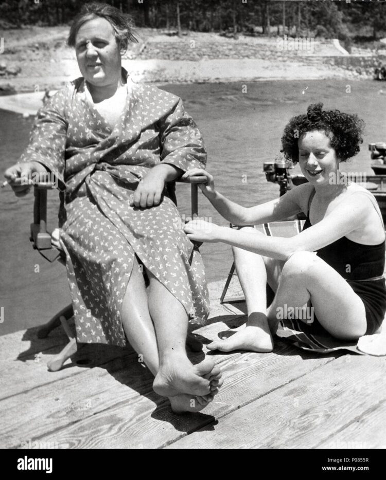 elsa lanchester feet 6