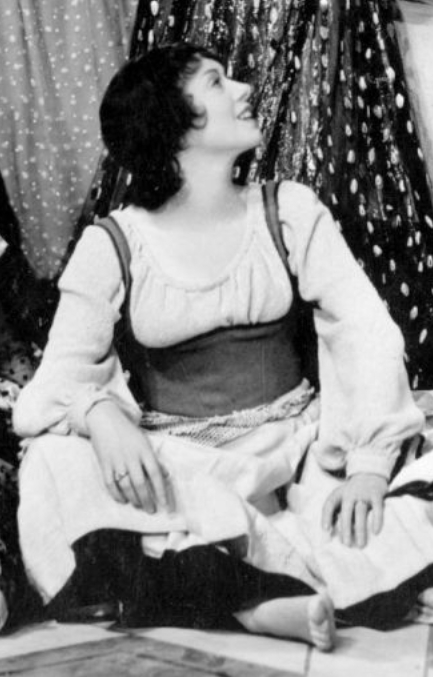 elsa lanchester feet