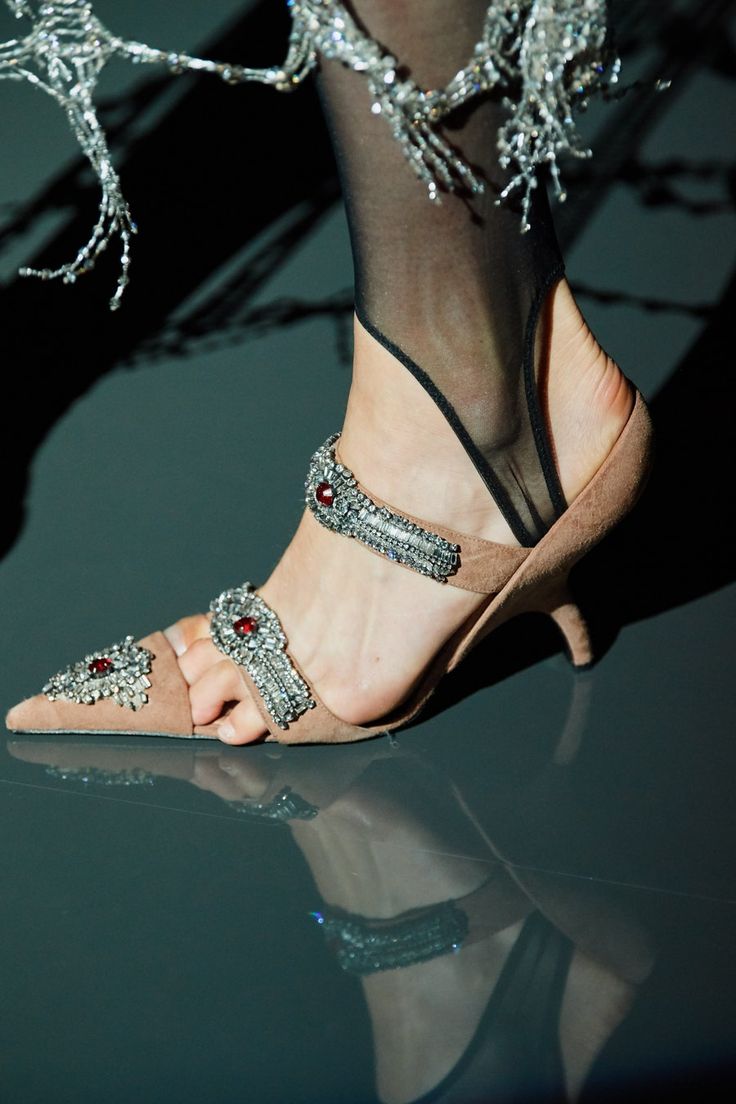 elsa schiaparelli feet 2