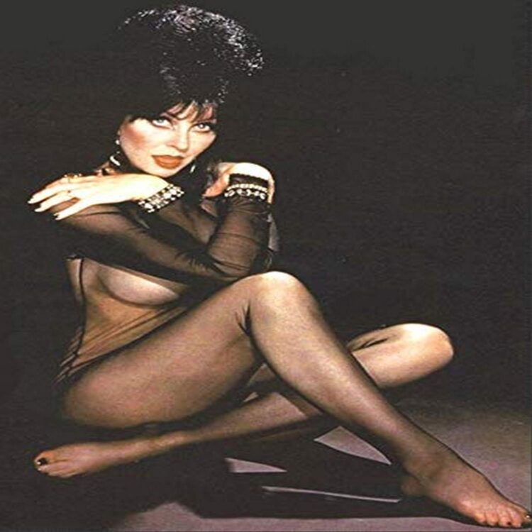 elvira.en feet 5