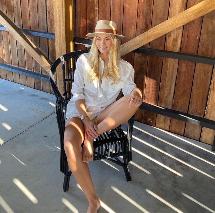 elyse knowles feet 1