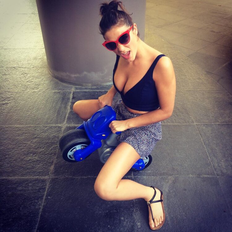 elysia rotaru feet 5