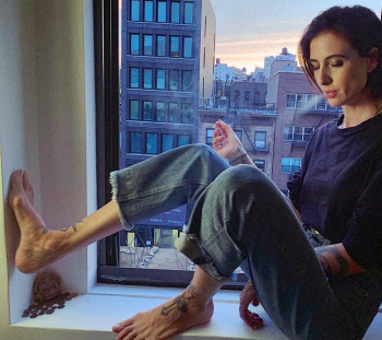 ema stokholma feet 4