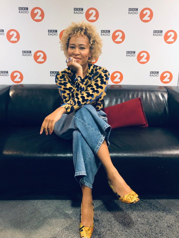 emeli sande feet
