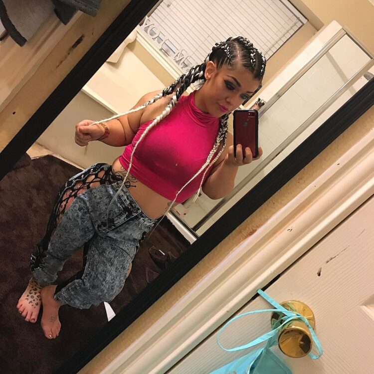 emely hernandez feet 1