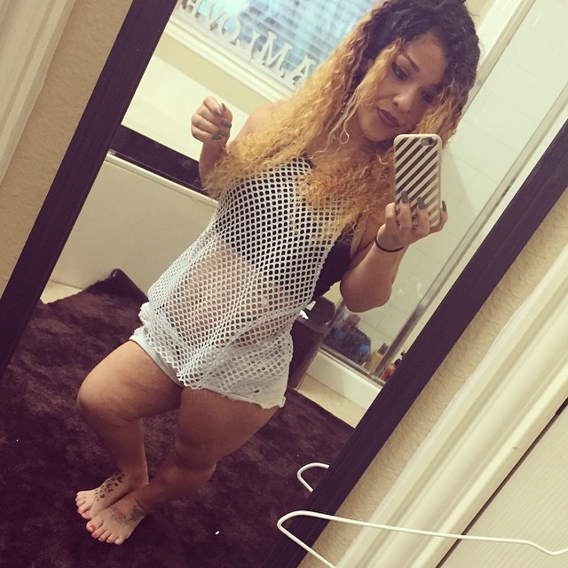 emely hernandez feet 4