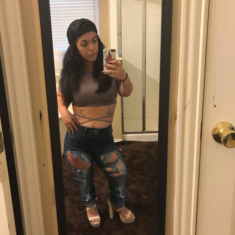 emely hernandez feet 6