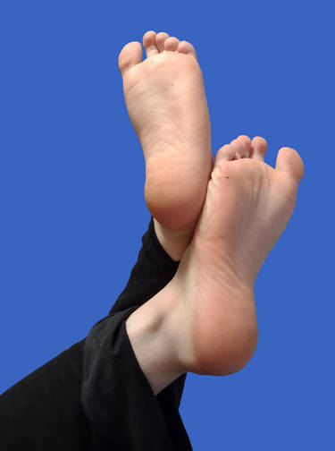 emikukis feet 4