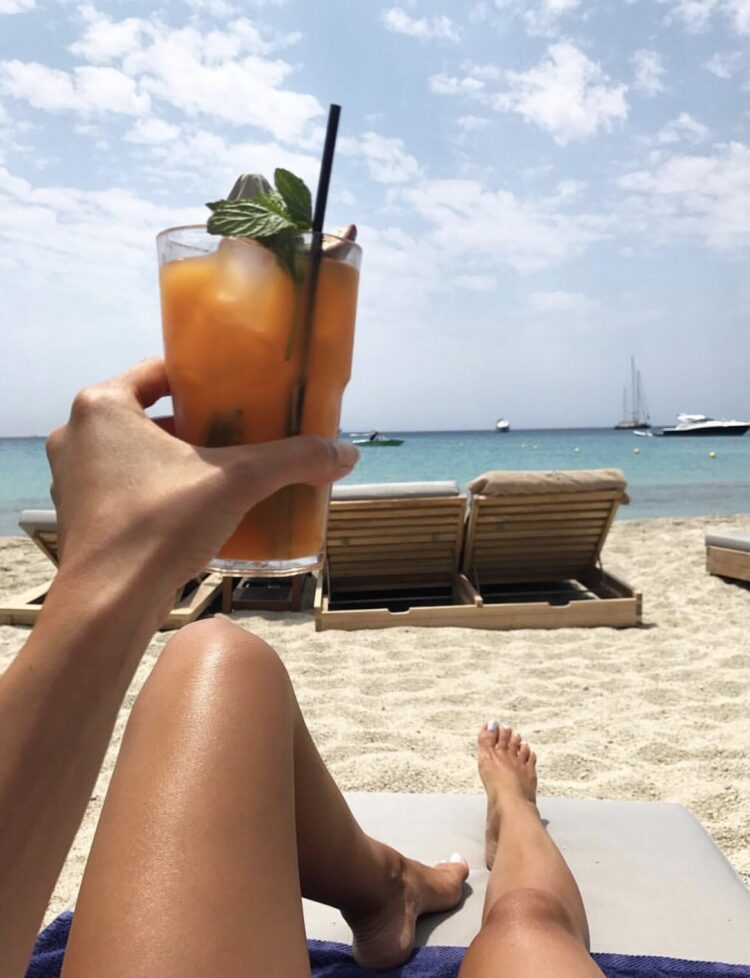 emilia bechrakis feet 1