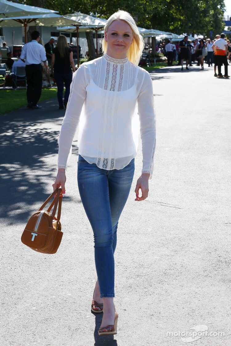 emilia pikkarainen feet 1