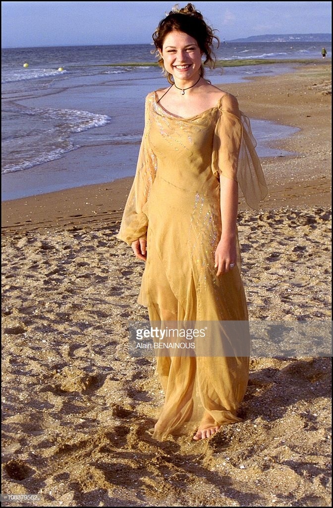 emilie dequenne feet 2