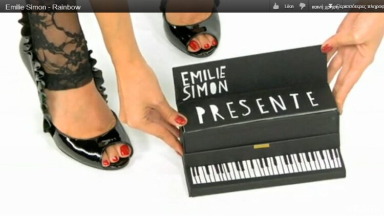 emilie simon feet 3