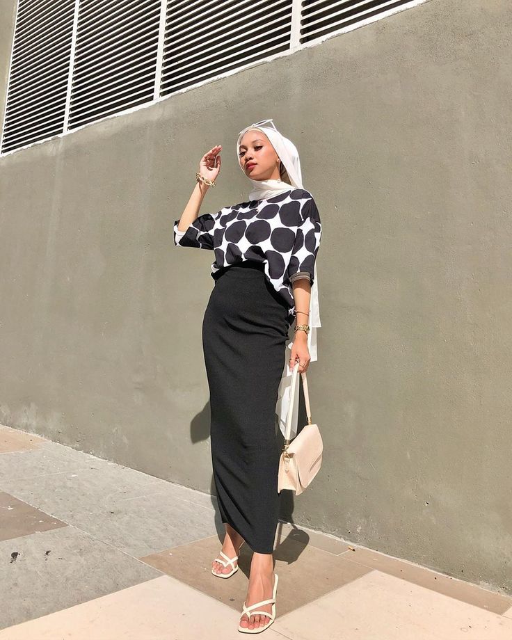 emillia ismail feet 5