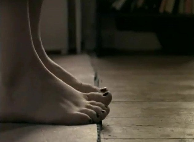 emily browning feet 1