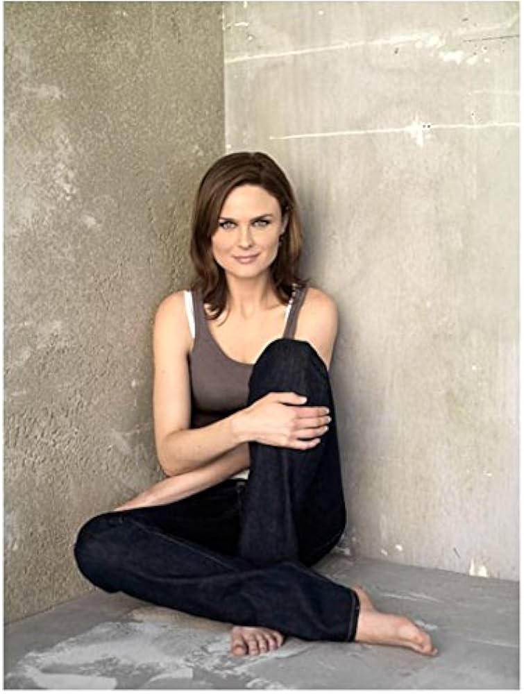 emily deschanel feet