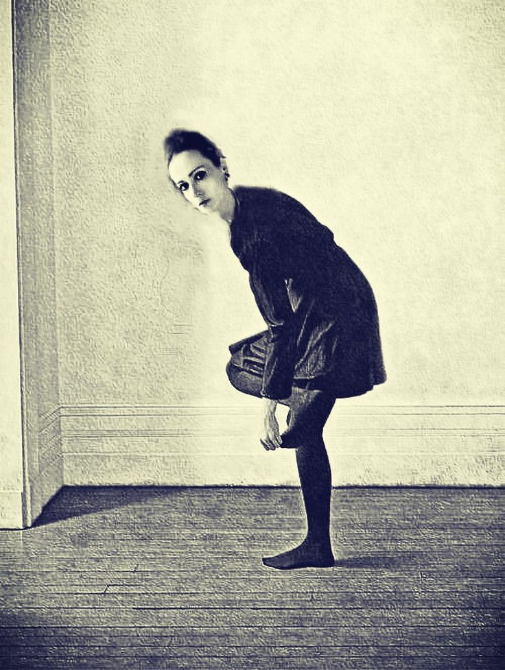 emily dickinson feet 3