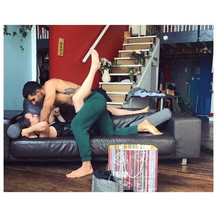 emily dickinson feet 4