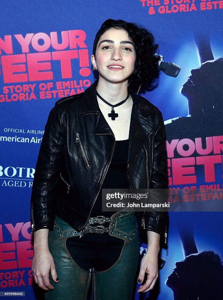 emily estefan feet 6