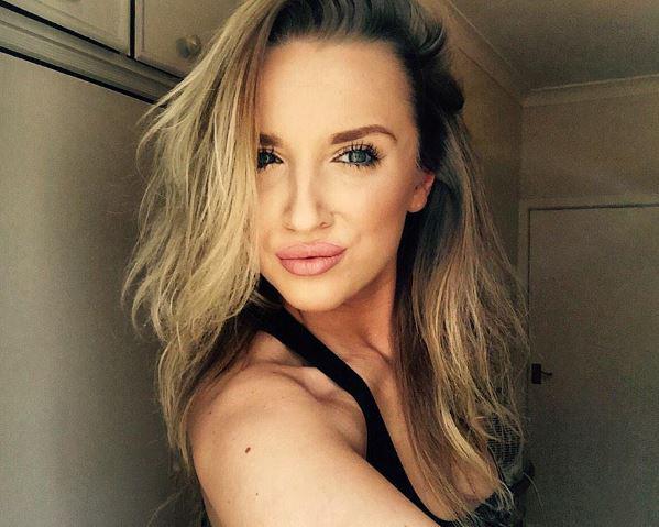 emily gillard feet 5