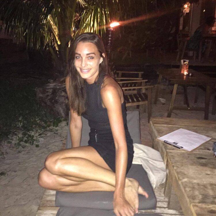 emily hartridge feet 2