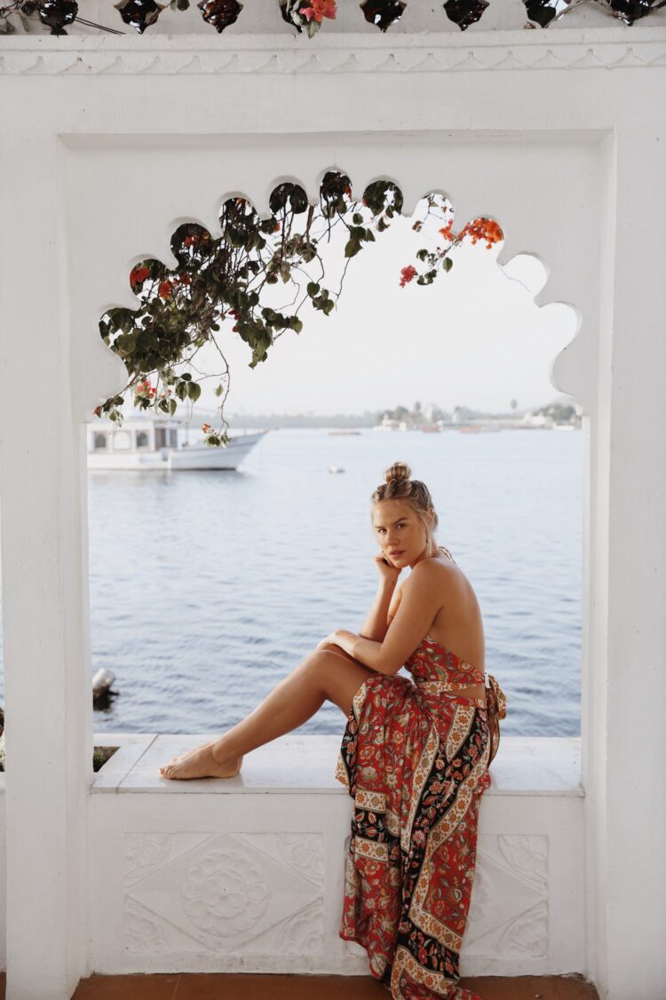 emily hutchinson feet 3