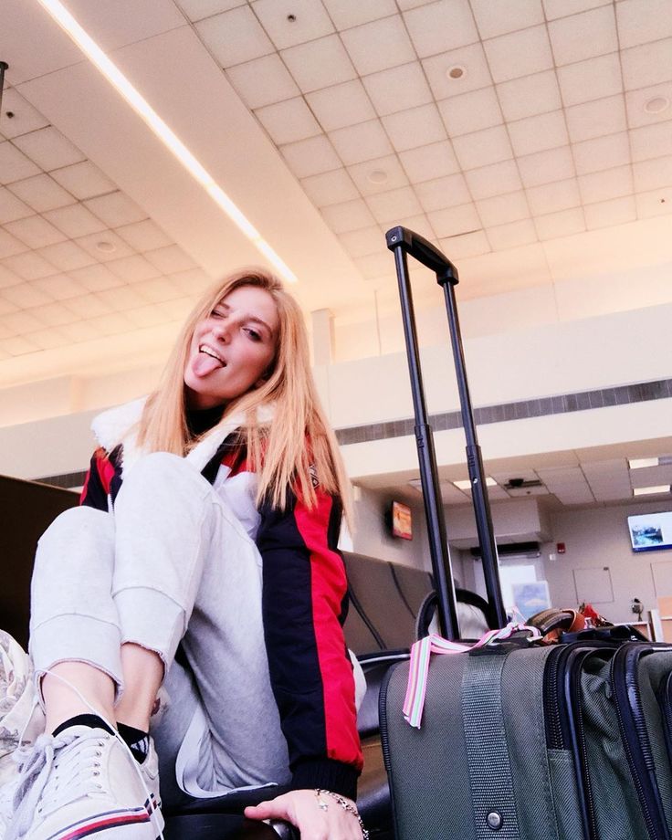 emily kirschner feet