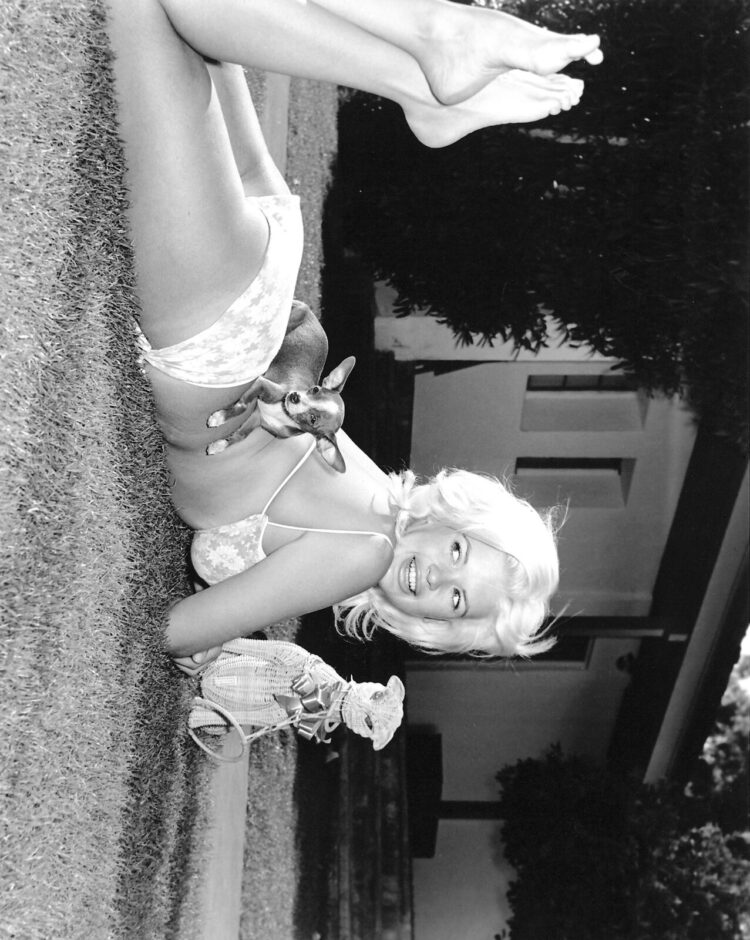 emily mansfield feet 2