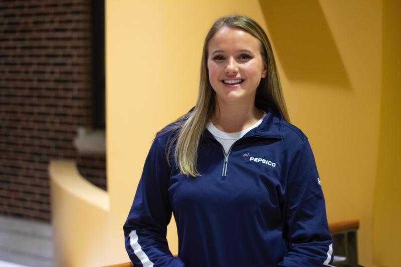 emily mclaughlin feet 6