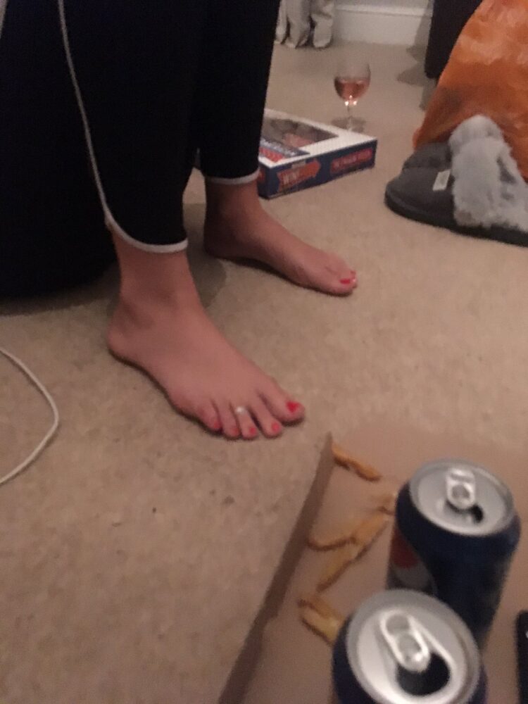 emily post feet