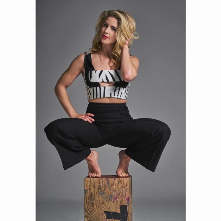 emily rickards feet 3