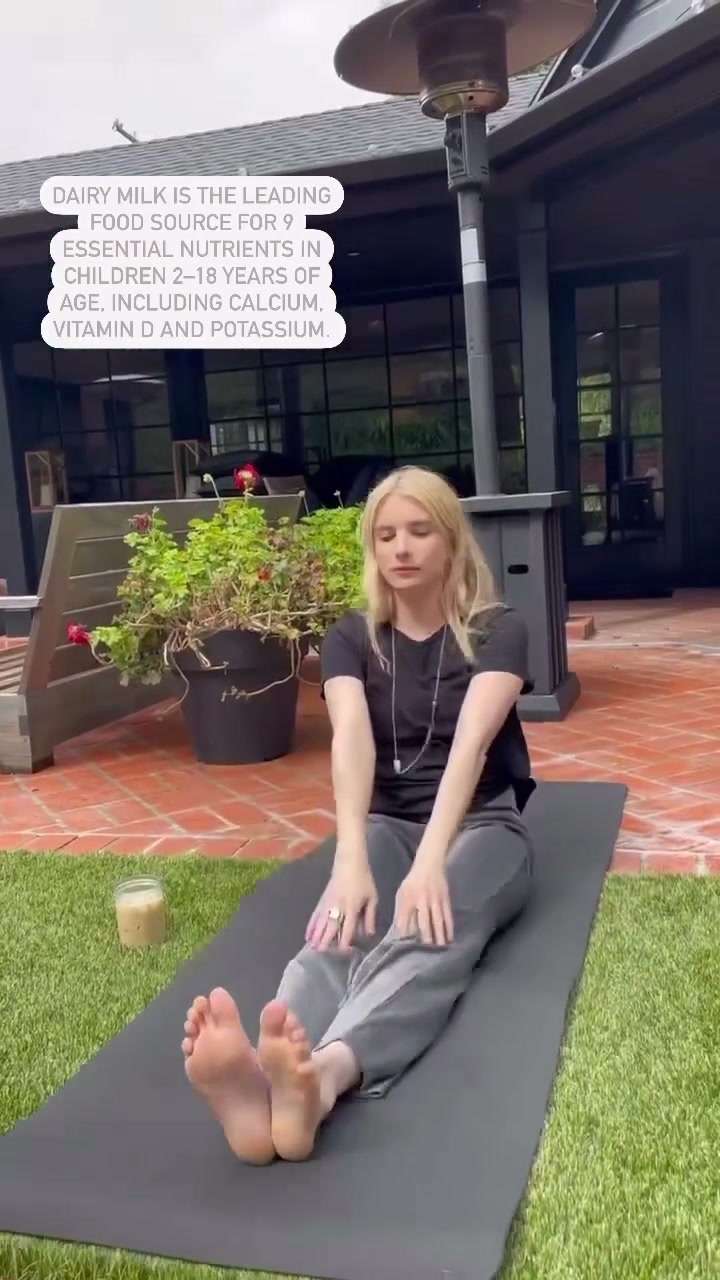 emily roberts feet 5