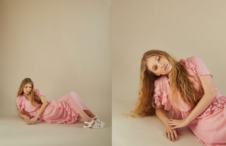 emily rochford feet 6