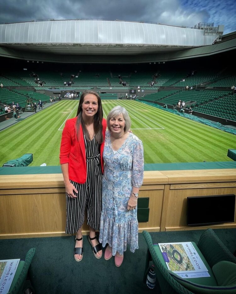 emily scarratt feet 3