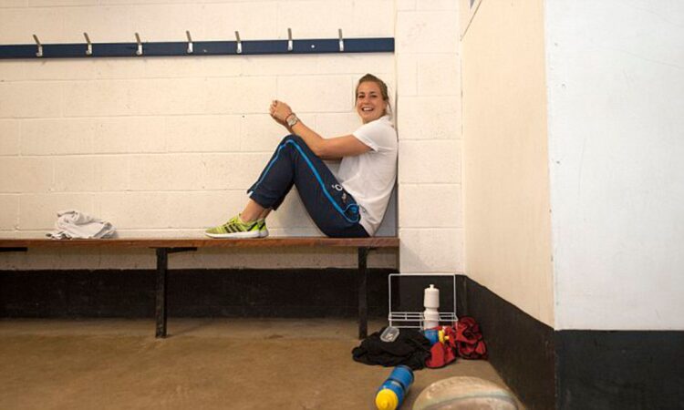 emily scarratt feet 5