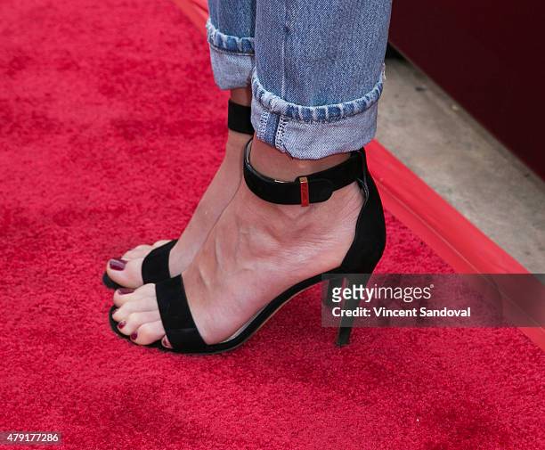 emily wickersham feet 3