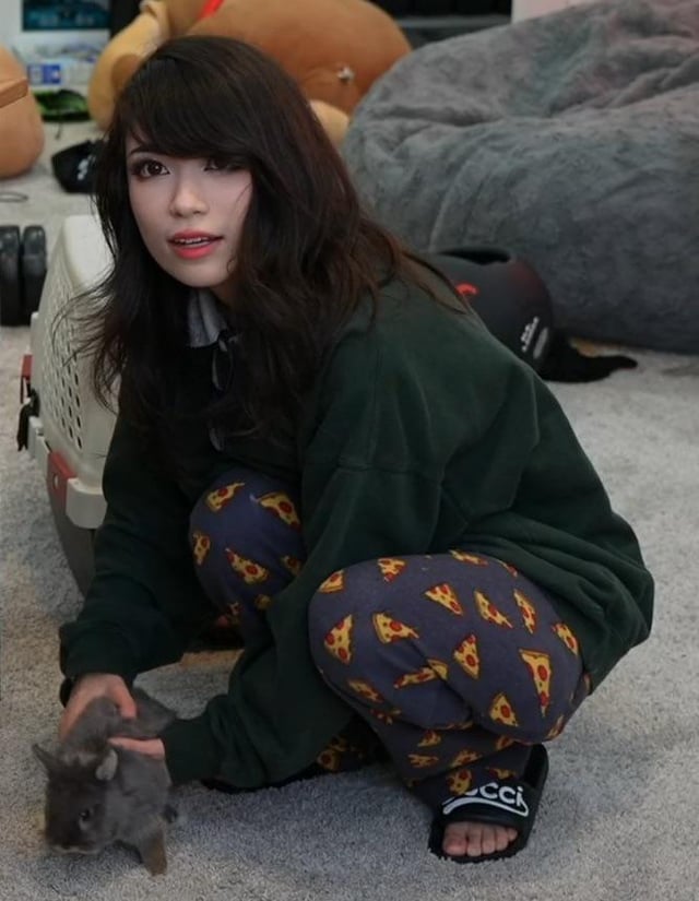 emiru feet 2
