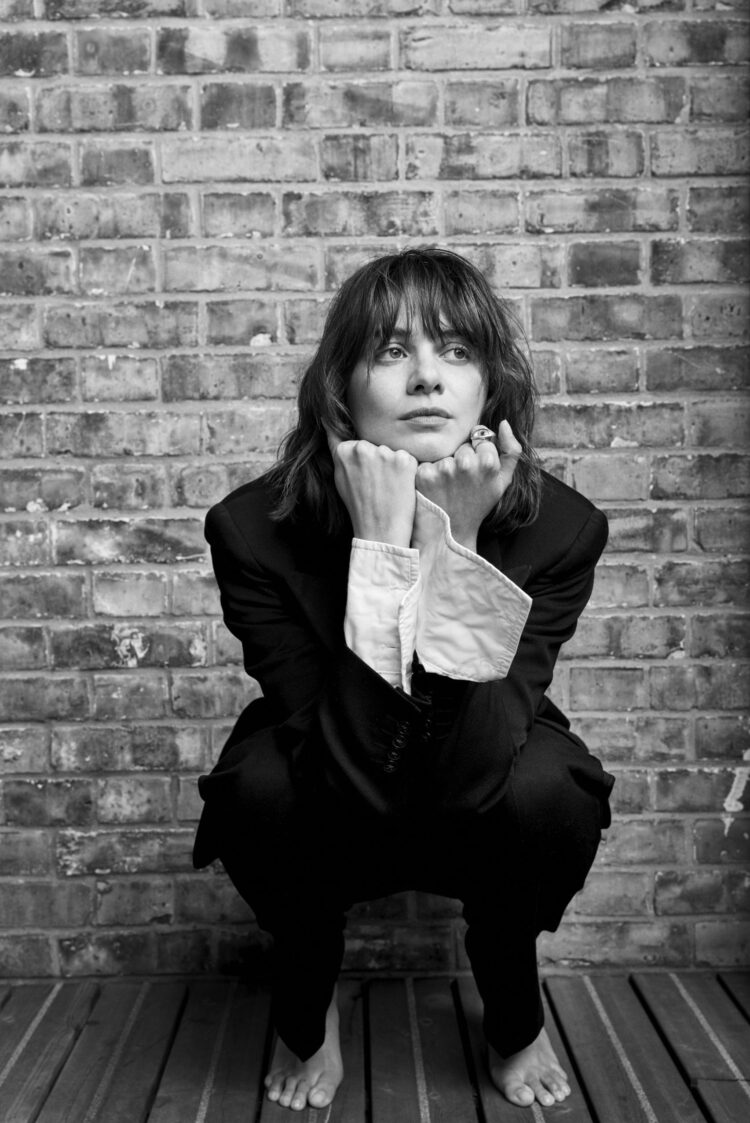 emma appleton feet 4