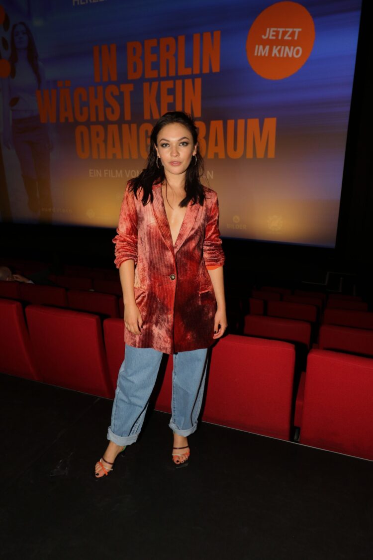 emma drogunova feet scaled