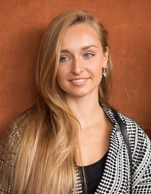 emma hallyday feet 2